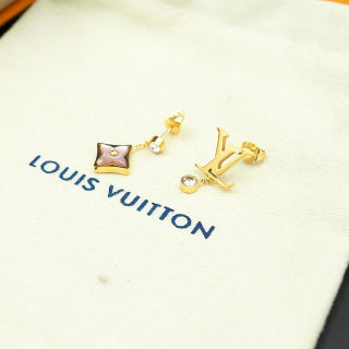 Louis Vuitton Petite Blossom Pearl Stud Earrings