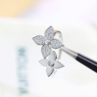 Louis Vuitton Blossom Duo Flower Open Ring