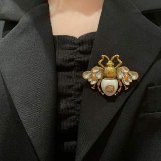 Gucci Bee Crystal Double G Brooch