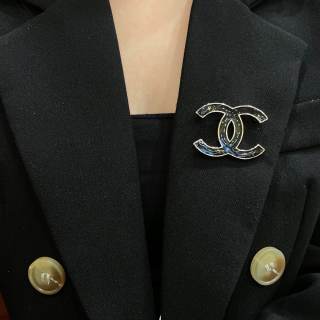 CHANEL Livia Monochrome Signature Brooch