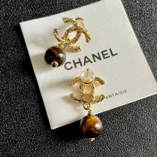 CHANEL Amber Pearl CC Drop Earrings