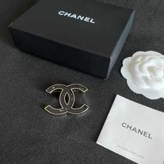 CHANEL Livia Monochrome Signature Brooch