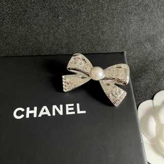 CHANEL Genevieve Pearl Bow Statement Brooch