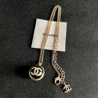 CHANEL Heritage CC Medallion Pendant Necklace