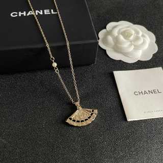 CHANEL Pearl Fan CC Charm Necklace
