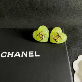CHANEL Color Heart CC Enamel Stud Earrings