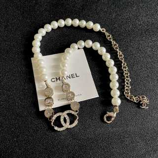 CHANEL Pearl Signature Harmony Necklace