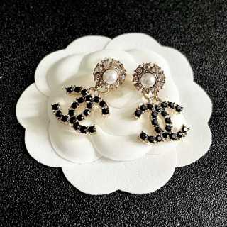 CHANEL Pearl Petal Noir Earrings