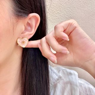 CHANEL Rosé Whisper Heart Stud Earrings
