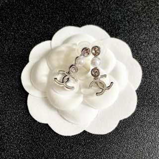 CHANEL Luminous Link CC Drop Earrings