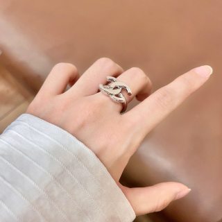 CHANEL Sculpted Ribbon CC Ring