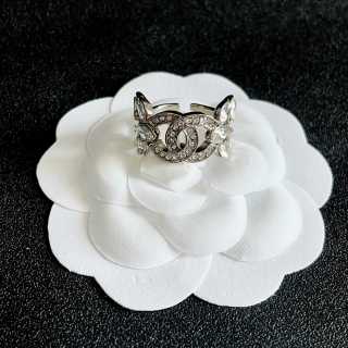 CHANEL Laurel Glow CC Ring