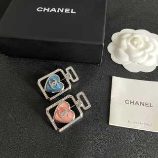 CHANEL Geometric CC Heart Accent Brooch