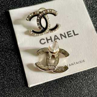 CHANEL Signature Loop CC Stud Earrings