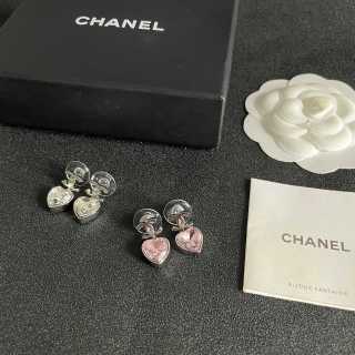 CHANEL Heart Glow Signature Stud Earrings
