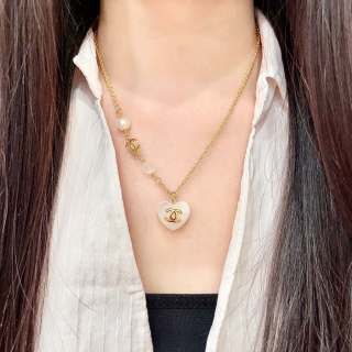Chanel Pearl Heart Pendant Necklace – Elegant Luxury Fashion Jewelry