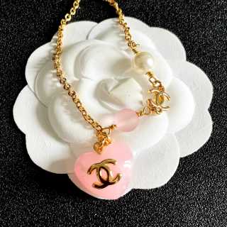 Chanel Pearl Heart Pendant Necklace – Elegant Luxury Fashion Jewelry