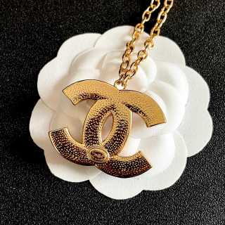 Chanel Colorful Crystal CC Pendant Necklace – Elegant Luxury Fashion Jewelry