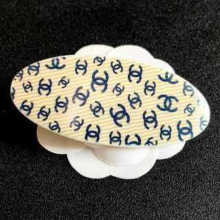 CHANEL Ivory Oval Hair Clip