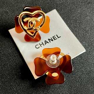 Chanel Vintage Heart Flower Stud Earrings