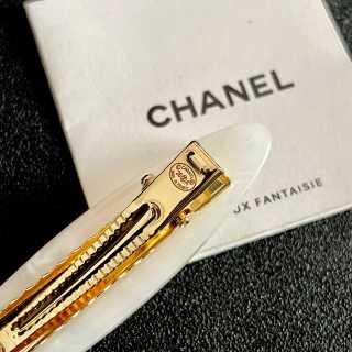 Chanel Elegant Oval Hair Clip