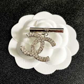 Chanel Classic Signature CC Lapel Brooch