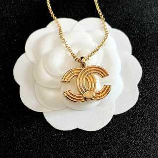 Chanel Elegant Signature CC Chain Necklace