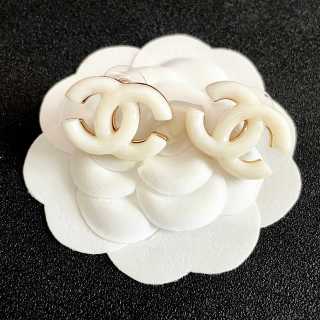 Chanel Elegant Signature CC Stud Earrings