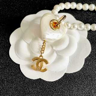 Chanel Romantic Pearl Heart Charm Necklace
