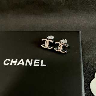 Chanel Minimal Interlocking CC Stud Earrings