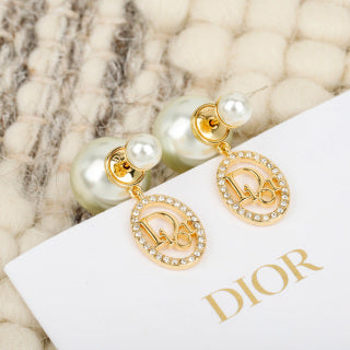 Dior Éclat Pearl Medallion Earrings