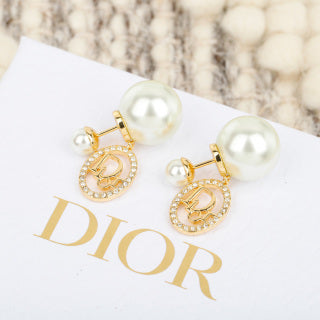 Dior Éclat Pearl Medallion Earrings