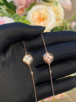 Louis Vuitton Blossom Pearl Medallion Chain Bracelet