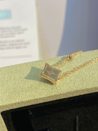 Louis Vuitton Diamond Star Bloom Pendant Necklace
