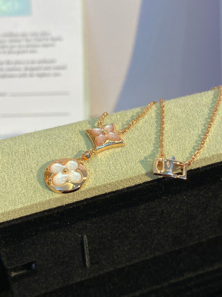 Louis Vuitton Blossom Star Pearl Pendant Necklace