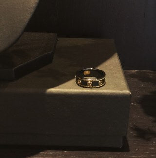 Gucci Interlocking G Black Enamel Signet Band Ring
