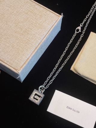Gucci Interlocking G Square Logo Pendant Necklace