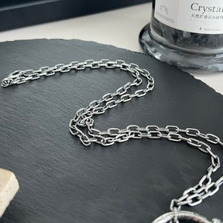 Gucci GG Oval Pendant Silver Long Chain Necklace
