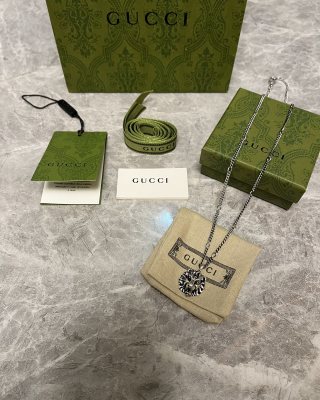Gucci Tiger Head Pendant Chain Necklace