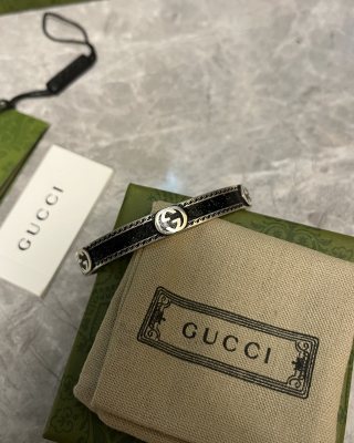 Gucci Interlocking G Black Enamel Chain Bracelet