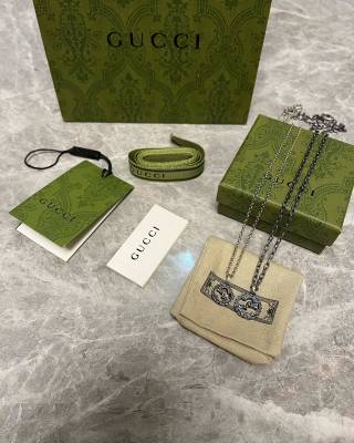 Gucci Interlocking G Double Circle Charm Necklace