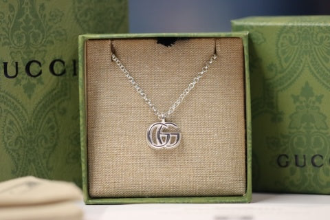 Gucci Interlocking G Silver Pendant Chain Necklace