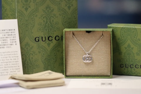 Gucci Interlocking G Silver Pendant Chain Necklace