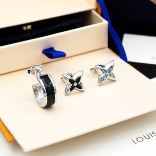 Louis Vuitton Blossom Noir Flower Stud Earrings