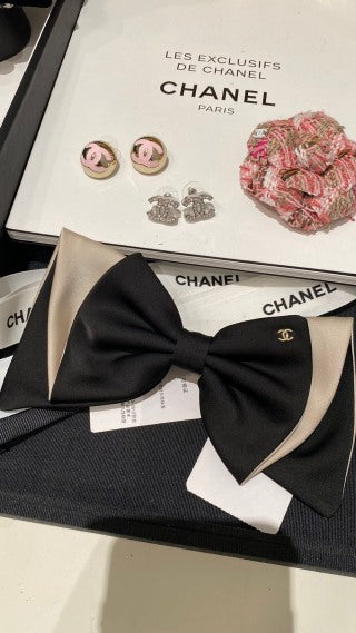 Chanel Black Satin Bow Hair Clip – Elegant Luxury Fashion Accessory