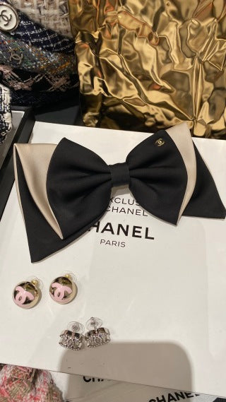 Chanel Black Satin Bow Hair Clip – Elegant Luxury Fashion Accessory