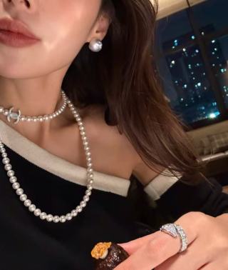 Chanel Pearl CC Stud Earrings – Elegant Luxury Fashion Jewelry