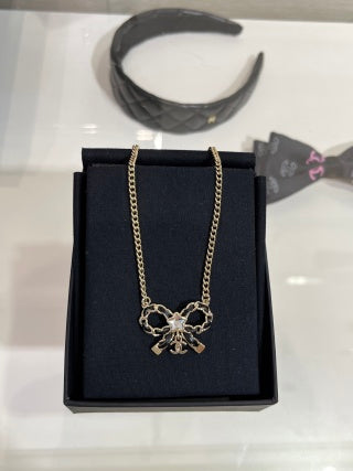 Chanel Crystal Bow Pendant Necklace – Elegant Luxury Fashion Jewelry