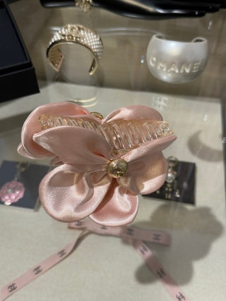 Chanel Pink Satin Pearl Bow Hair Clip – Elegant Luxury Fashion Accessory