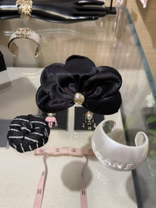 Chanel Black Satin Pearl Bow Hair Clip – Elegant Luxury Fashion Accessory